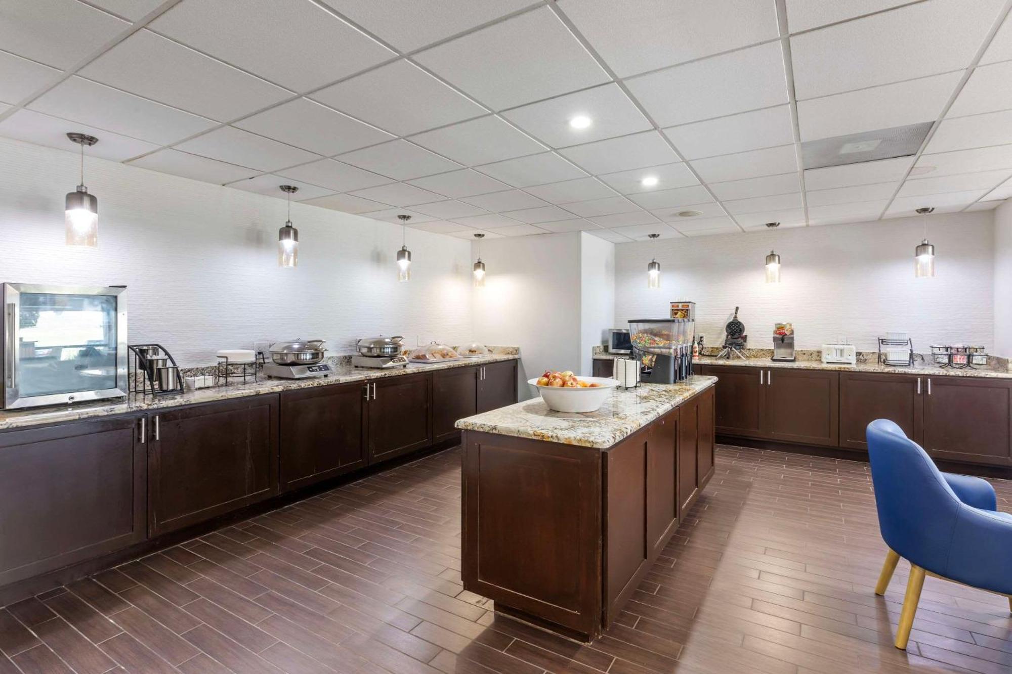 Comfort Inn Dallas North Love Field Airport Extérieur photo