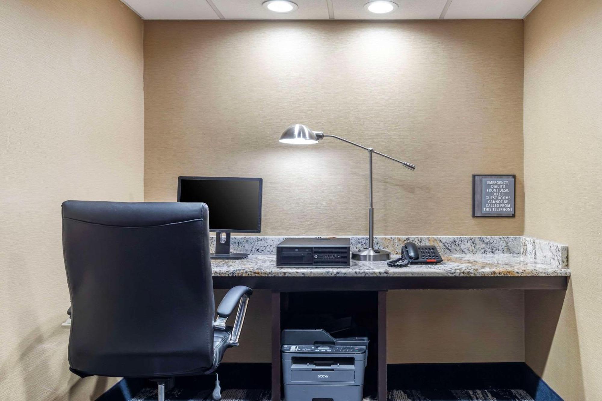 Comfort Inn Dallas North Love Field Airport Extérieur photo