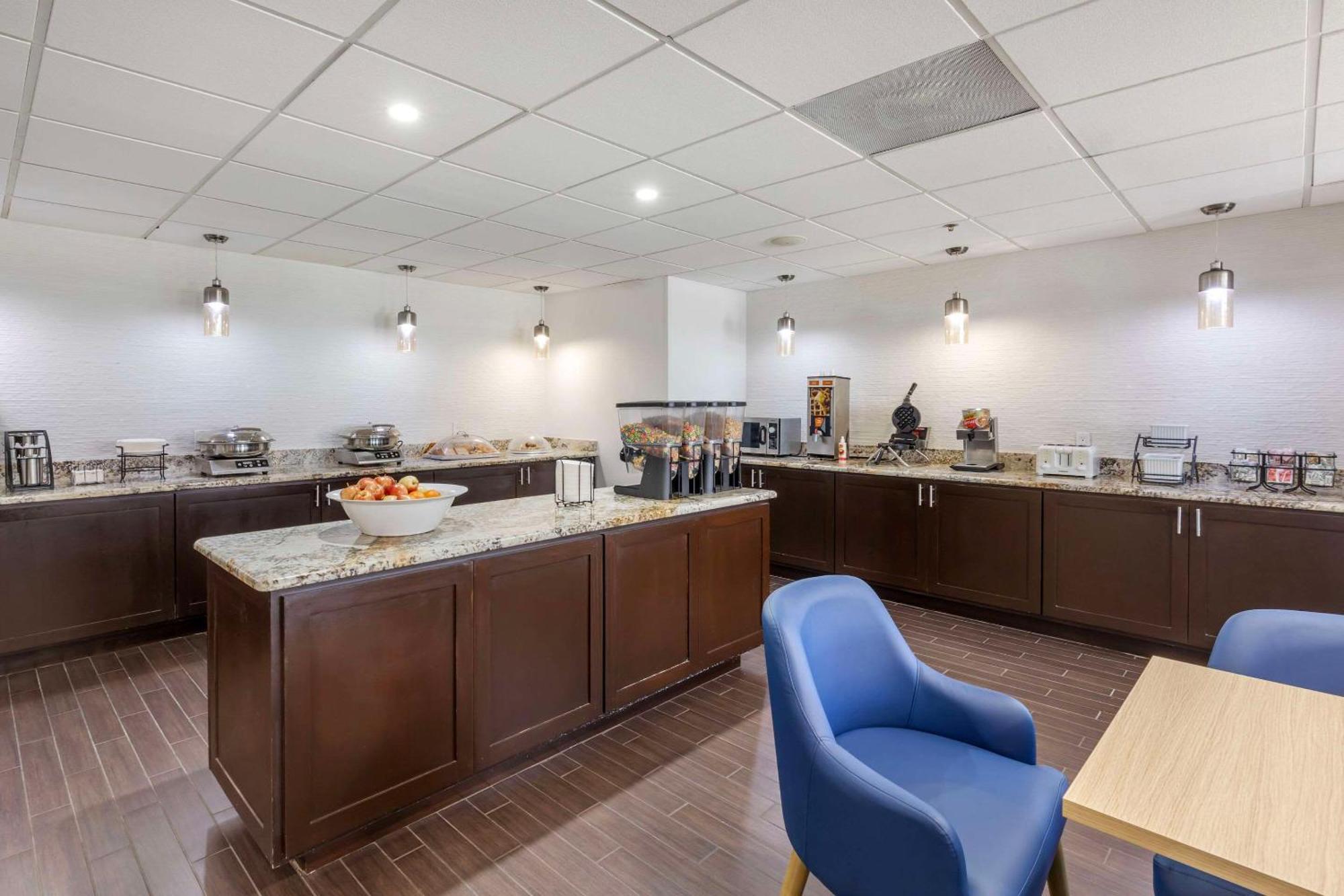 Comfort Inn Dallas North Love Field Airport Extérieur photo