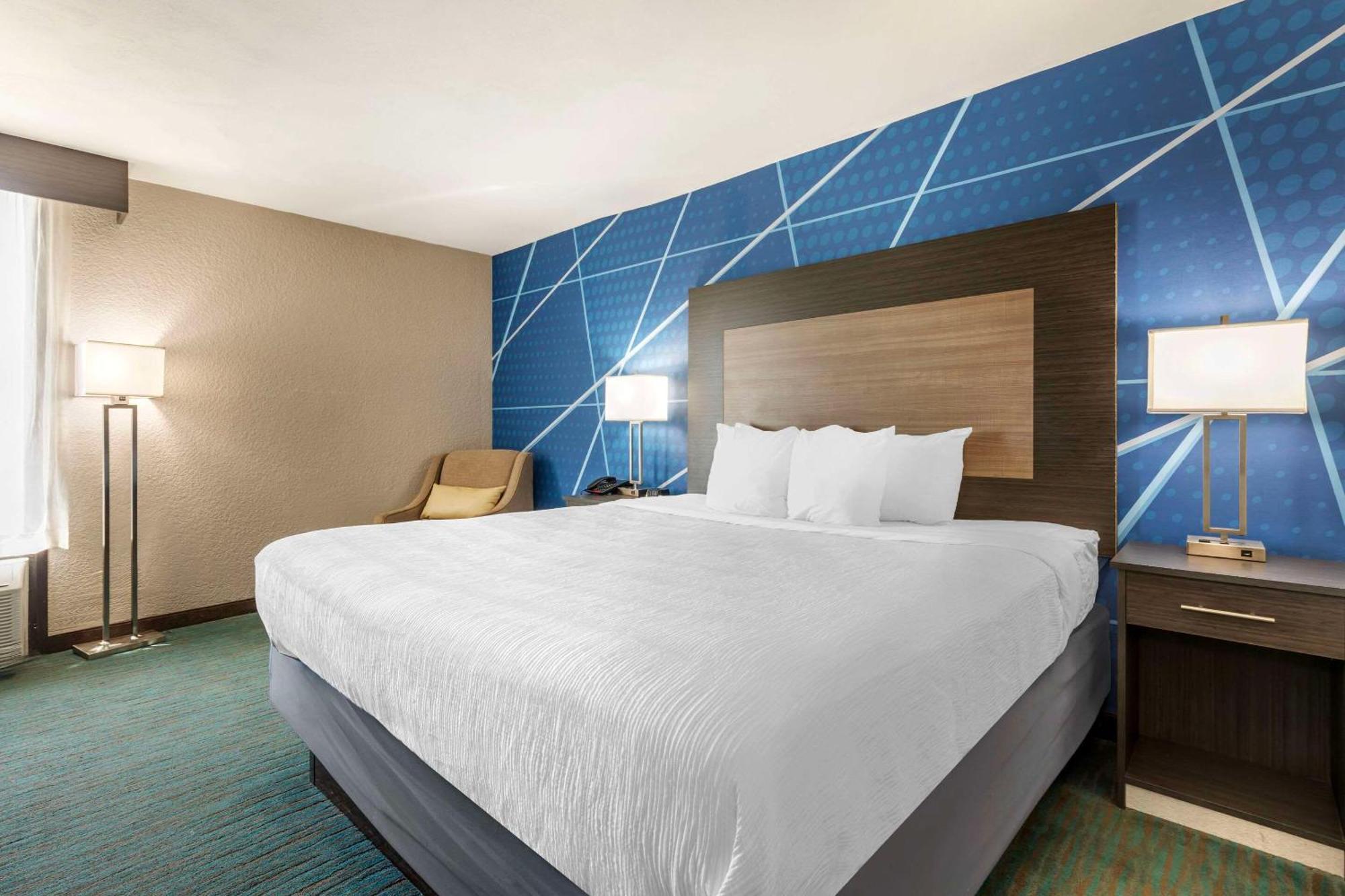 Comfort Inn Dallas North Love Field Airport Extérieur photo