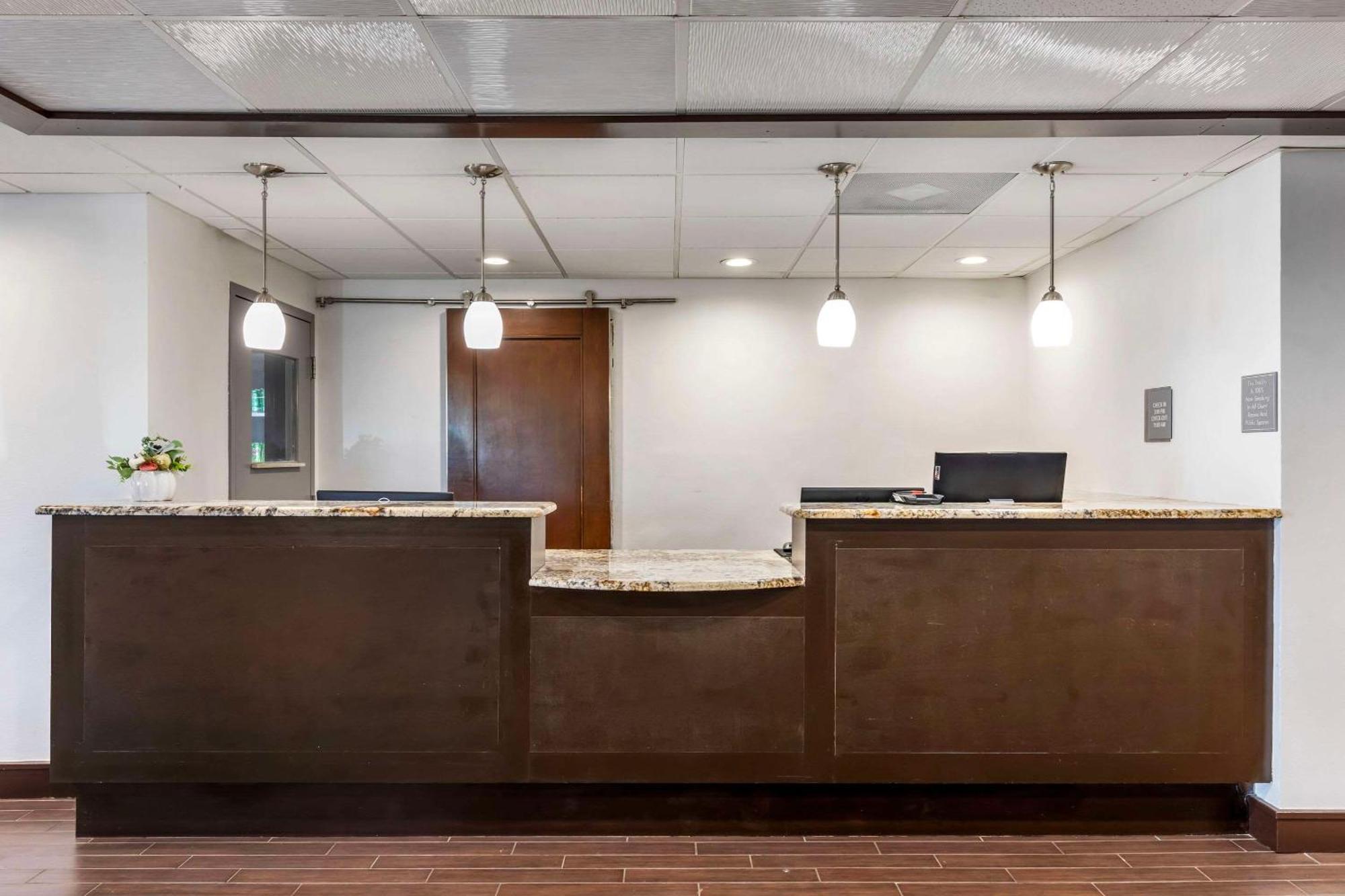 Comfort Inn Dallas North Love Field Airport Extérieur photo