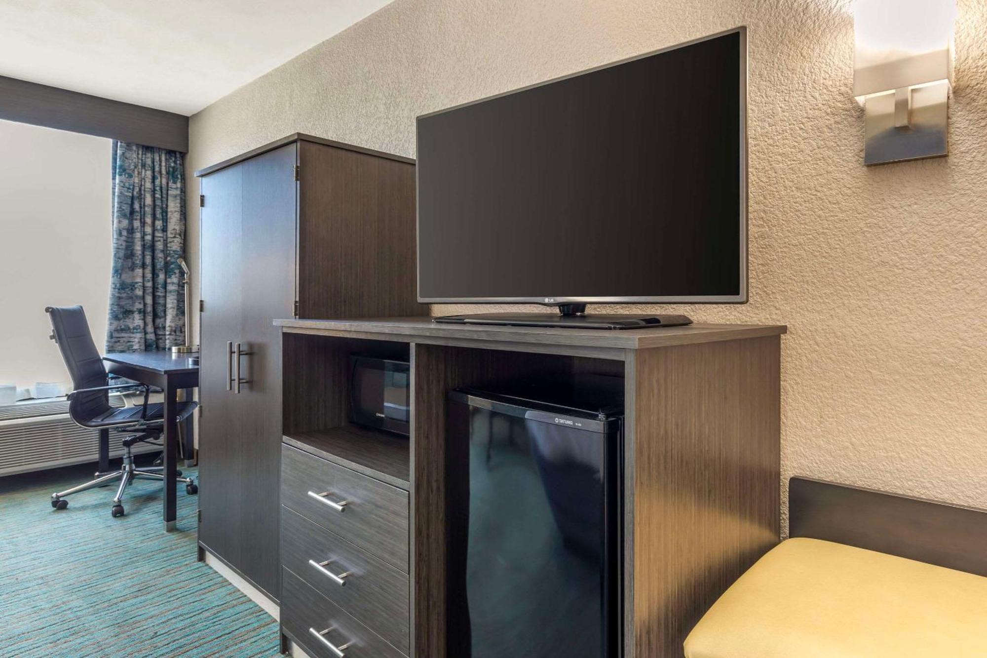 Comfort Inn Dallas North Love Field Airport Extérieur photo